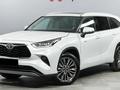 Toyota Highlander Luxe 2025 года за 27 800 000 тг. в Семей
