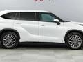 Toyota Highlander Luxe 2025 года за 27 800 000 тг. в Семей – фото 5