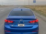 Hyundai Elantra 2018 года за 4 400 000 тг. в Шымкент – фото 2