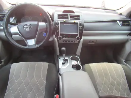 Toyota Camry 2012 года за 5 704 350 тг. в Актобе – фото 9