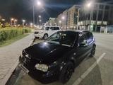 Volkswagen Golf 2001 года за 2 700 000 тг. в Астана