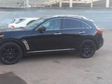 Infiniti FX35 2011 года за 8 500 000 тг. в Астана – фото 2