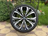 Оригинальные диски с резиной R23 на BMW X7 (G07) БМВ за 2 400 000 тг. в Алматы