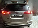 Toyota RAV4 2017 года за 12 500 000 тг. в Павлодар – фото 2