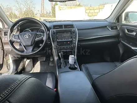 Toyota Camry 2015 года за 7 400 000 тг. в Актау – фото 18