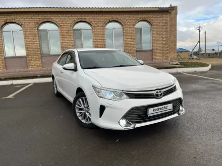 Toyota Camry 2015 года за 11 900 000 тг. в Астана