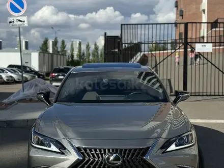 Lexus ES 250 2022 года за 23 500 000 тг. в Астана – фото 3