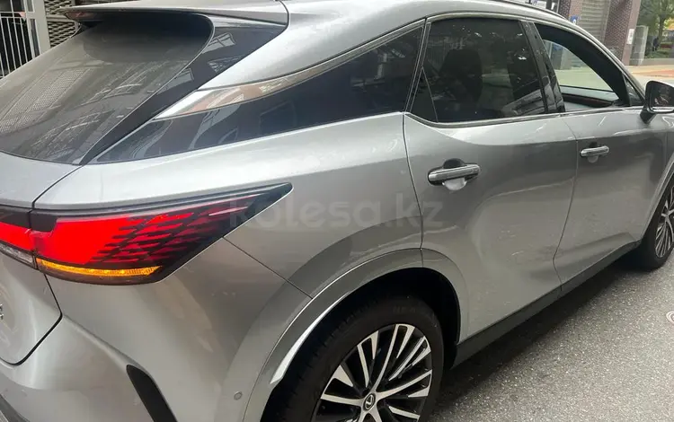 Lexus RX 350 2023 годаүшін39 999 999 тг. в Астана