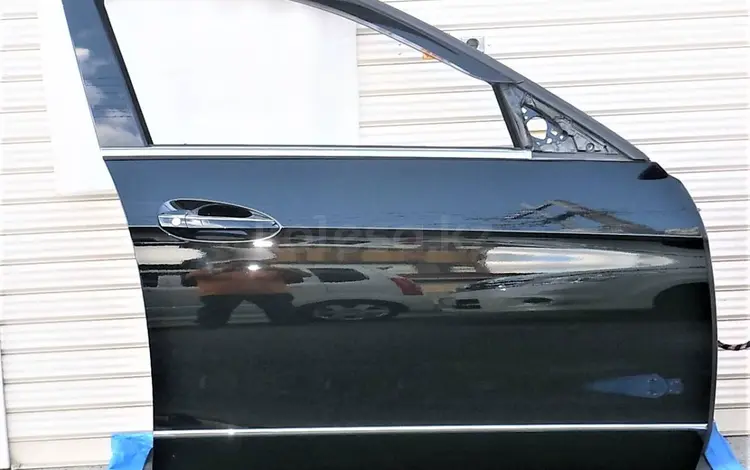 Дверь правая передняя на Mercedes-Benz E classe W212 за 120 000 тг. в Алматы