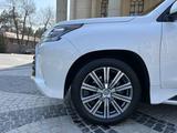 Lexus LX 570 2016 годаүшін41 500 000 тг. в Алматы – фото 4