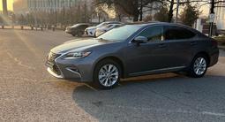 Lexus ES 300h 2015 годаүшін11 800 000 тг. в Алматы – фото 2