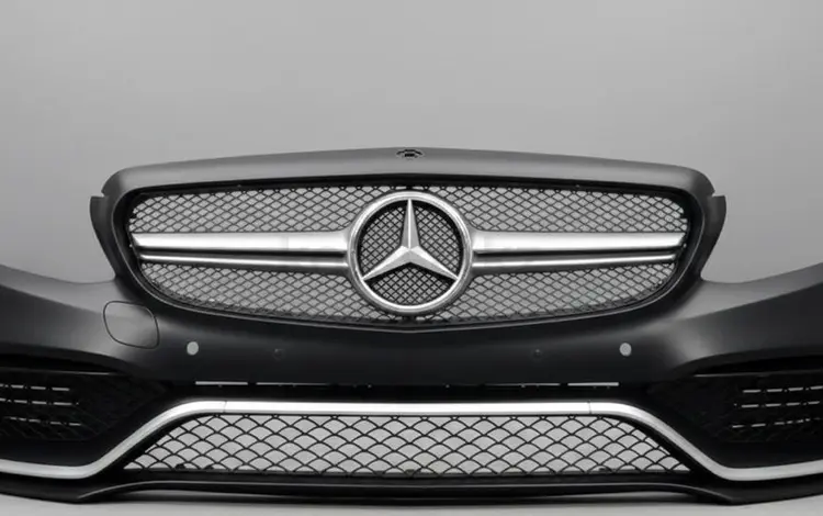 Передний Бампер Mercedes — Benz W205 C63 AMG комплект за 5 000 тг. в Алматы