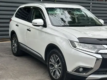 Mitsubishi Outlander 2015 года за 8 500 000 тг. в Алматы