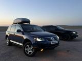 Volkswagen Touareg 2004 года за 4 400 000 тг. в Сатпаев – фото 3