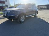 Volkswagen Touareg 2004 года за 4 400 000 тг. в Сатпаев – фото 4