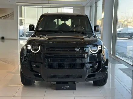 Land Rover Defender X-Dynamic SE 2025 года за 82 151 000 тг. в Семей – фото 2