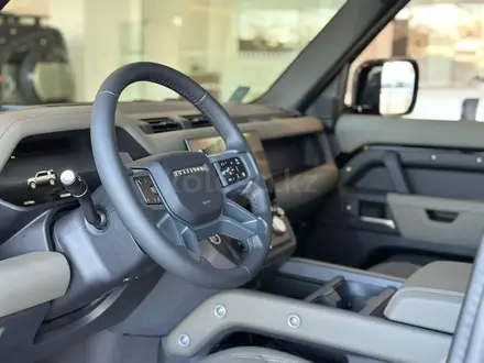 Land Rover Defender X-Dynamic SE 2025 года за 82 151 000 тг. в Семей – фото 7