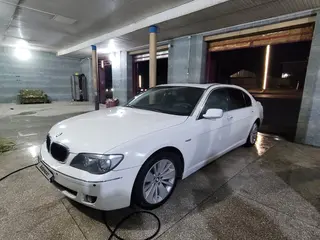 BMW 750