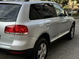 Volkswagen Touareg 2005 годаүшін3 800 000 тг. в Костанай – фото 3