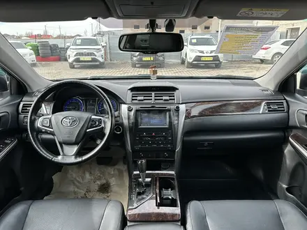 Toyota Camry 2015 года за 11 500 000 тг. в Актобе – фото 26