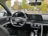 Hyundai Elantra 2023 года за 7 300 000 тг. в Астана – фото 2