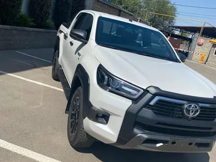 Toyota Hilux 2026 года за 31 500 000 тг. в Алматы – фото 2