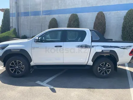 Toyota Hilux 2026 года за 31 500 000 тг. в Алматы – фото 5