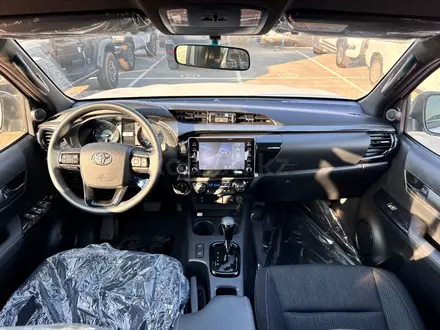 Toyota Hilux 2026 года за 31 500 000 тг. в Алматы – фото 25