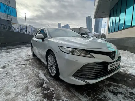 Toyota Camry 2018 года за 15 700 000 тг. в Астана – фото 12