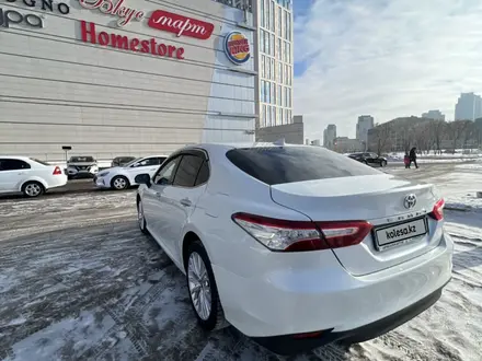 Toyota Camry 2018 года за 15 700 000 тг. в Астана – фото 13