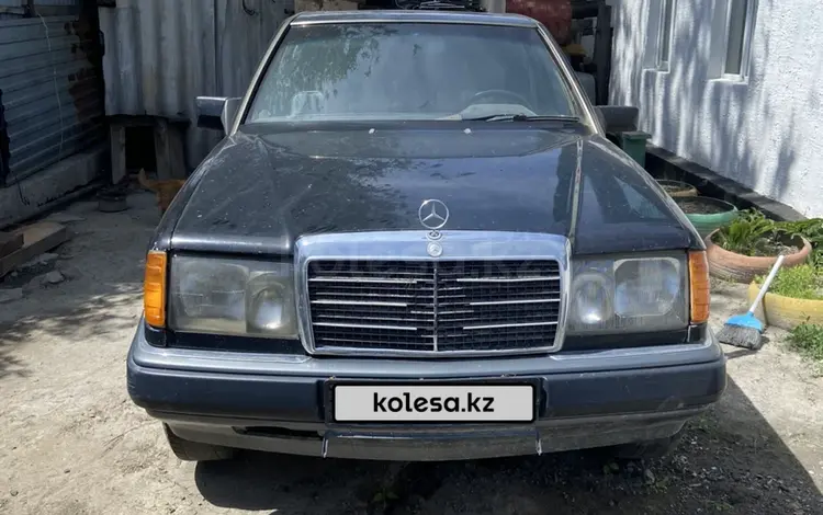 Mercedes-Benz E 220 1989 года за 600 000 тг. в Талдыкорган