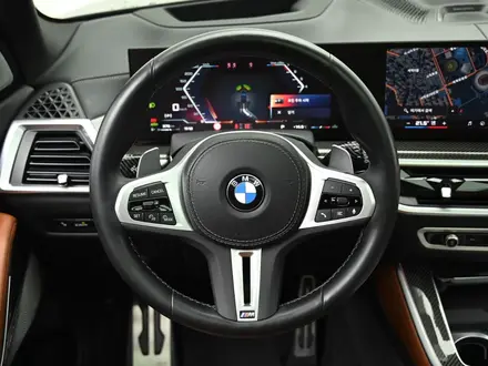 BMW X5 M60i 2025 года за 49 000 000 тг. в Алматы – фото 9