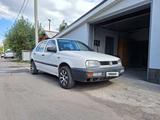 Volkswagen Golf 1993 годаfor993 932 тг. в Караганда