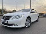 Toyota Camry 2014 года за 9 000 000 тг. в Алматы – фото 2