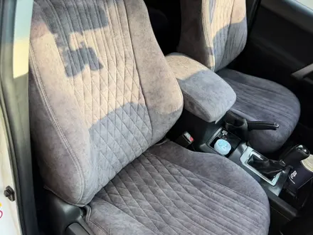 Toyota Land Cruiser Prado 2017 года за 17 800 000 тг. в Актобе – фото 13