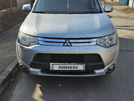 Mitsubishi Outlander 2014 года за 8 000 000 тг. в Алматы – фото 2
