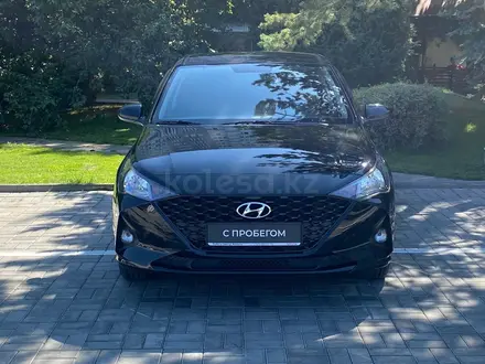 Hyundai Accent 2021 года за 7 580 000 тг. в Алматы – фото 2