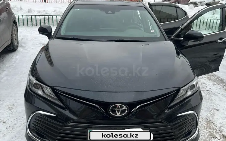 Toyota Camry 2023 года за 17 500 000 тг. в Астана