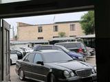 Mercedes-Benz E 320 2001 года за 5 000 000 тг. в Актау