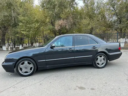 Mercedes-Benz E 320 2000 года за 5 000 000 тг. в Сарыозек – фото 30