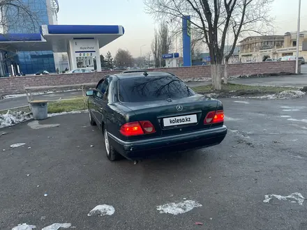 Mercedes-Benz E 280 1997 года за 3 300 000 тг. в Алматы – фото 3