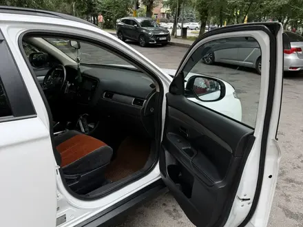 Mitsubishi Outlander 2013 года за 7 500 000 тг. в Алматы – фото 12