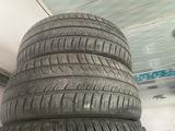 Шины Michelin 225/55/16, 2шт за 25 000 тг. в Шымкент