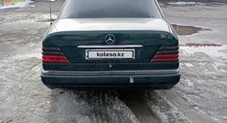 Mercedes-Benz E 200 1995 года за 1 800 000 тг. в Тараз – фото 5