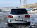 Volkswagen Touareg 2008 года за 5 700 000 тг. в Астана – фото 4