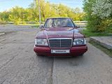 Mercedes-Benz E 200 1995 года за 1 700 000 тг. в Петропавловск – фото 2