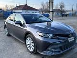 Toyota Camry 2020 года за 10 000 000 тг. в Актобе – фото 3