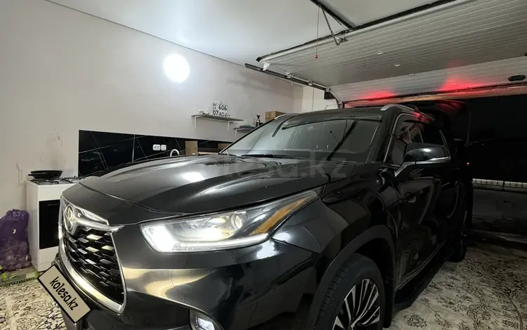 Toyota Highlander 2021 года за 18 500 000 тг. в Уральск