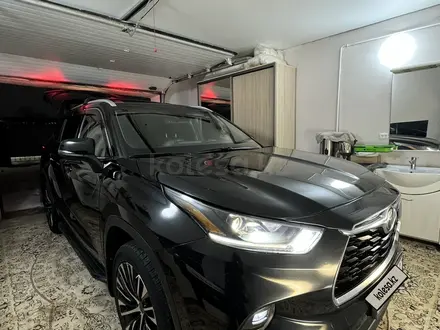 Toyota Highlander 2021 года за 18 500 000 тг. в Уральск – фото 2