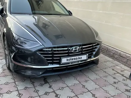 Hyundai Sonata 2020 года за 10 000 000 тг. в Астана